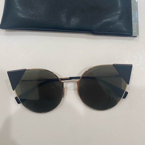 Fendi Cat Eye sunglasses Lei FF 0190/S - Picture 3 of 10